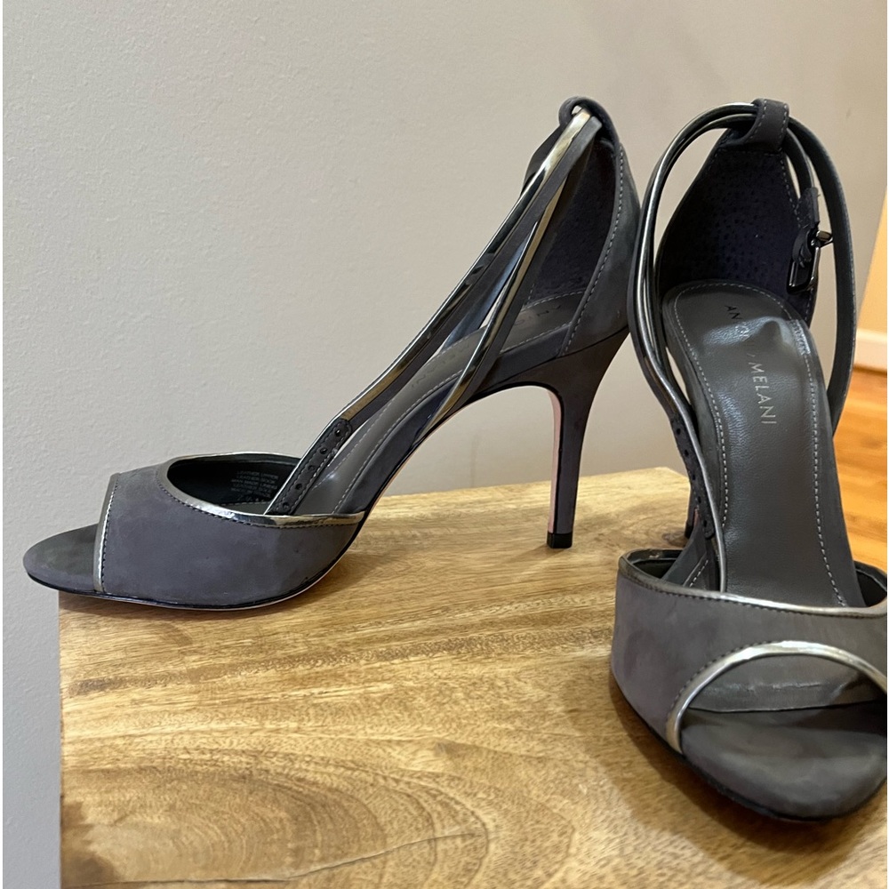 Antonio Melani gray suede heels